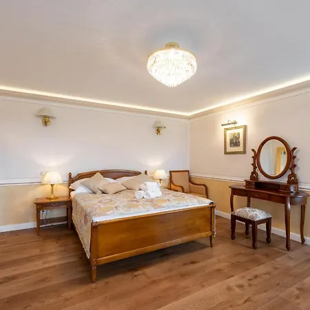 Mini-hôtel Zamecek - Chateau Lany - Depandance Stroodel *
