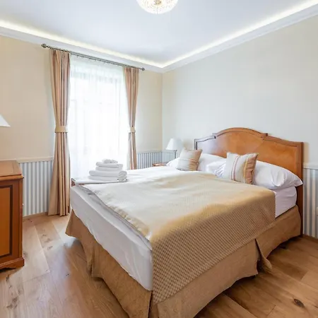 Mini-hôtel Zamecek - Chateau Lany - Depandance Stroodel *