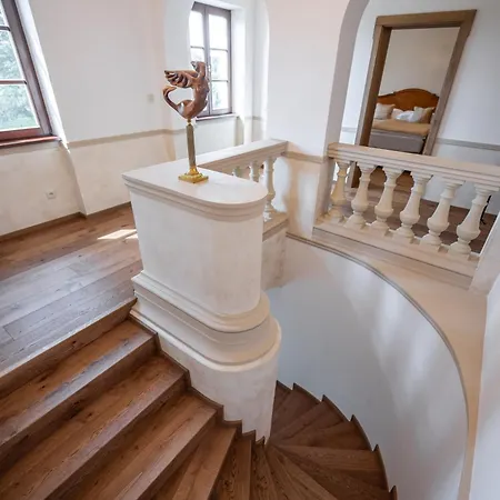 여관 Zamecek - Chateau Lany - Depandance Stroodel 브르제츨라프