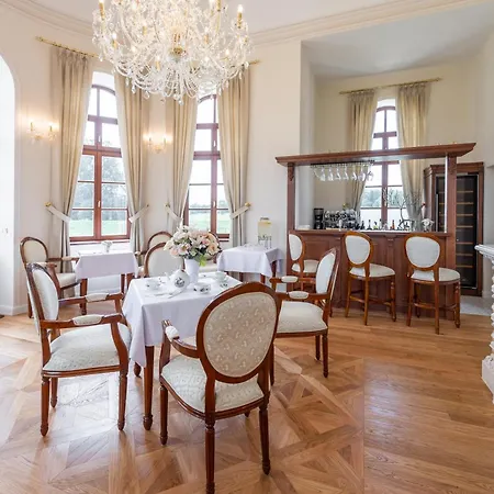 Zámeček - Chateau Lány - Depandance Stroodel Břeclav