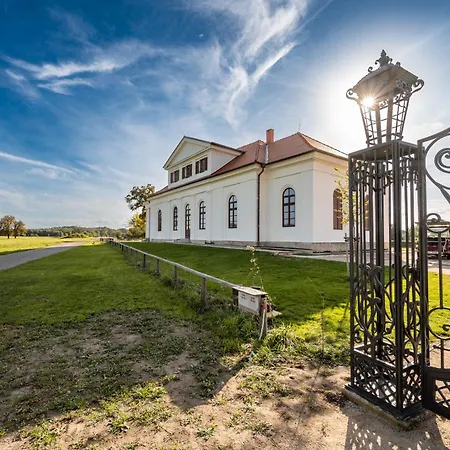 Zámeček - Chateau Lány - Depandance Stroodel