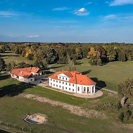Zámeček - Chateau Lány - Depandance Stroodel Břeclav