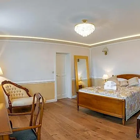 Zámeček - Chateau Lány - Depandance Stroodel Estalagem