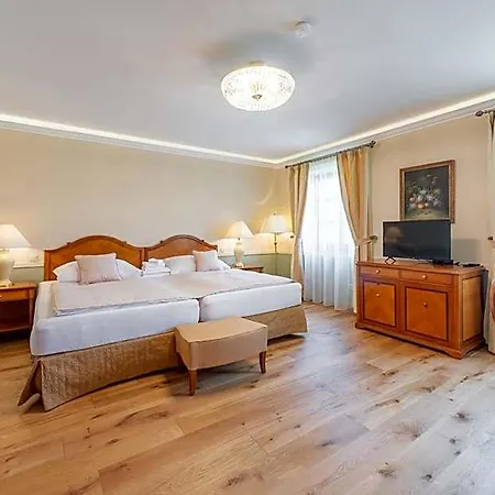 Estalagem Zámeček - Chateau Lány - Depandance Stroodel *