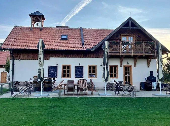 宾馆 Zamecek - Chateau Lany - Depandance Stroodel Břeclav