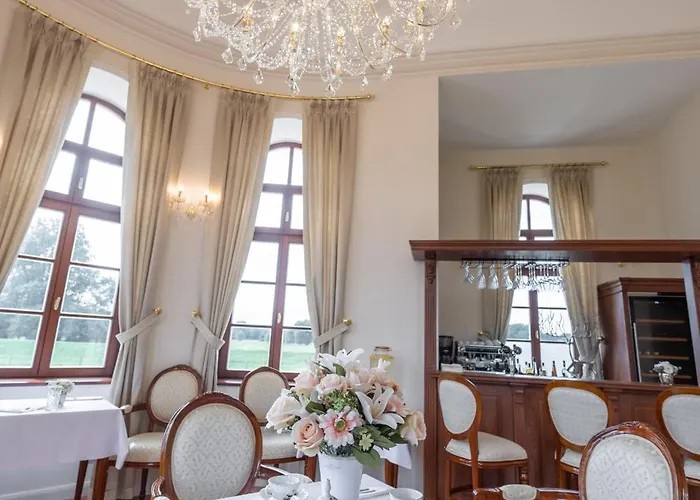Zamecek - Chateau Lany - Depandance Stroodel Herberg *