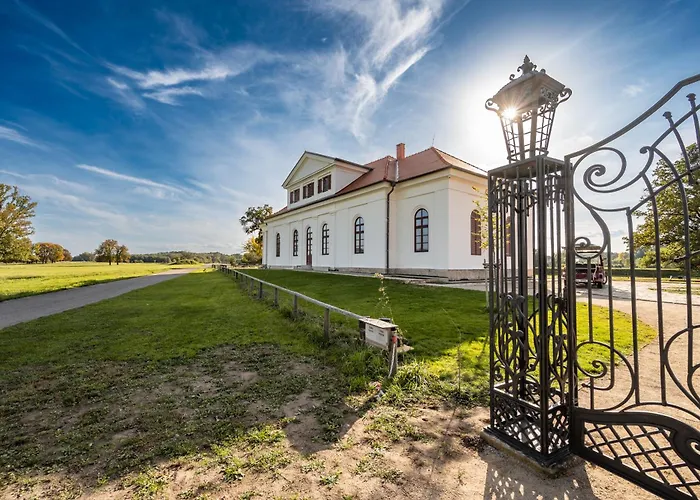 Zamecek - Chateau Lany - Depandance Stroodel